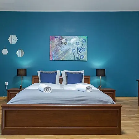 Villa Dom Na Polanie, Myweek