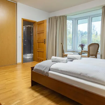 Villa Dom Na Polanie, Myweek
