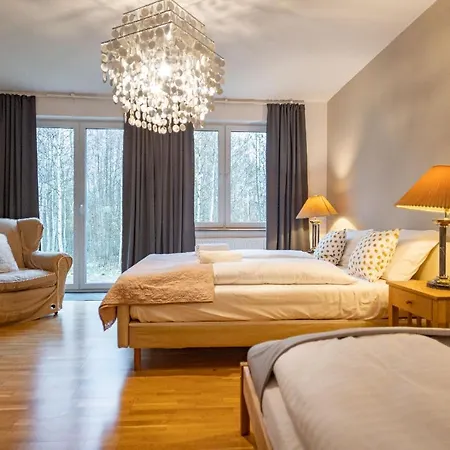 Villa Dom Na Polanie, Myweek