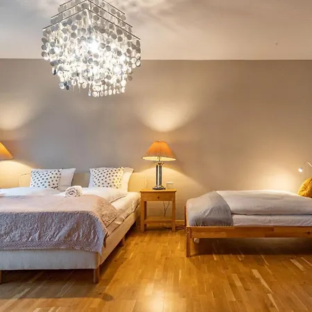 Villa Dom Na Polanie, Myweek
